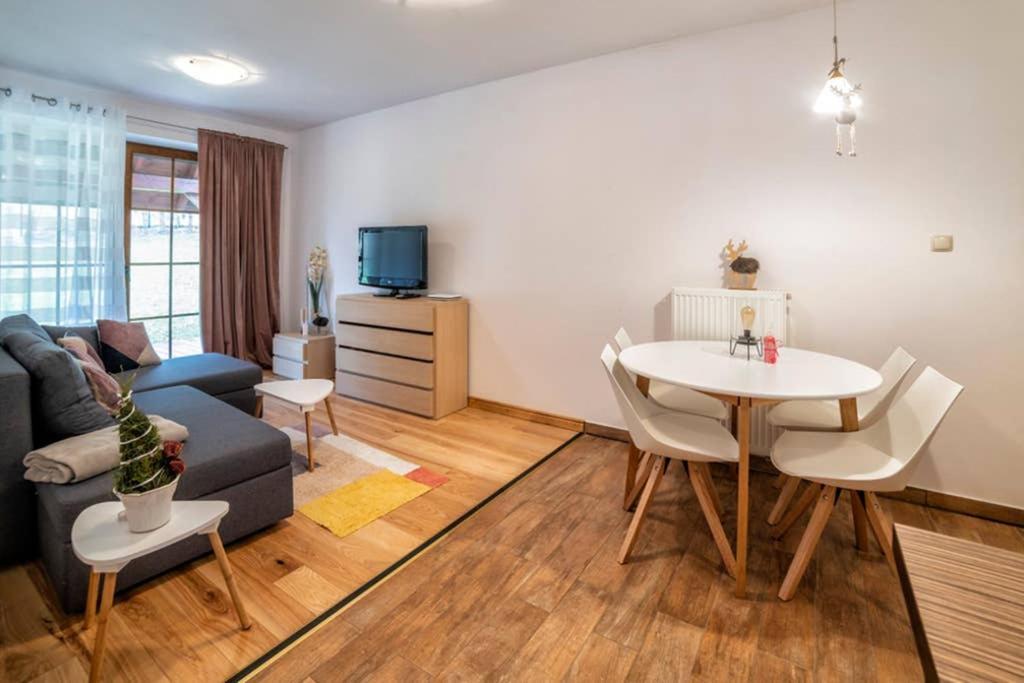 U Podnoza Gor Sowich Apartman Pieszyce Kültér fotó